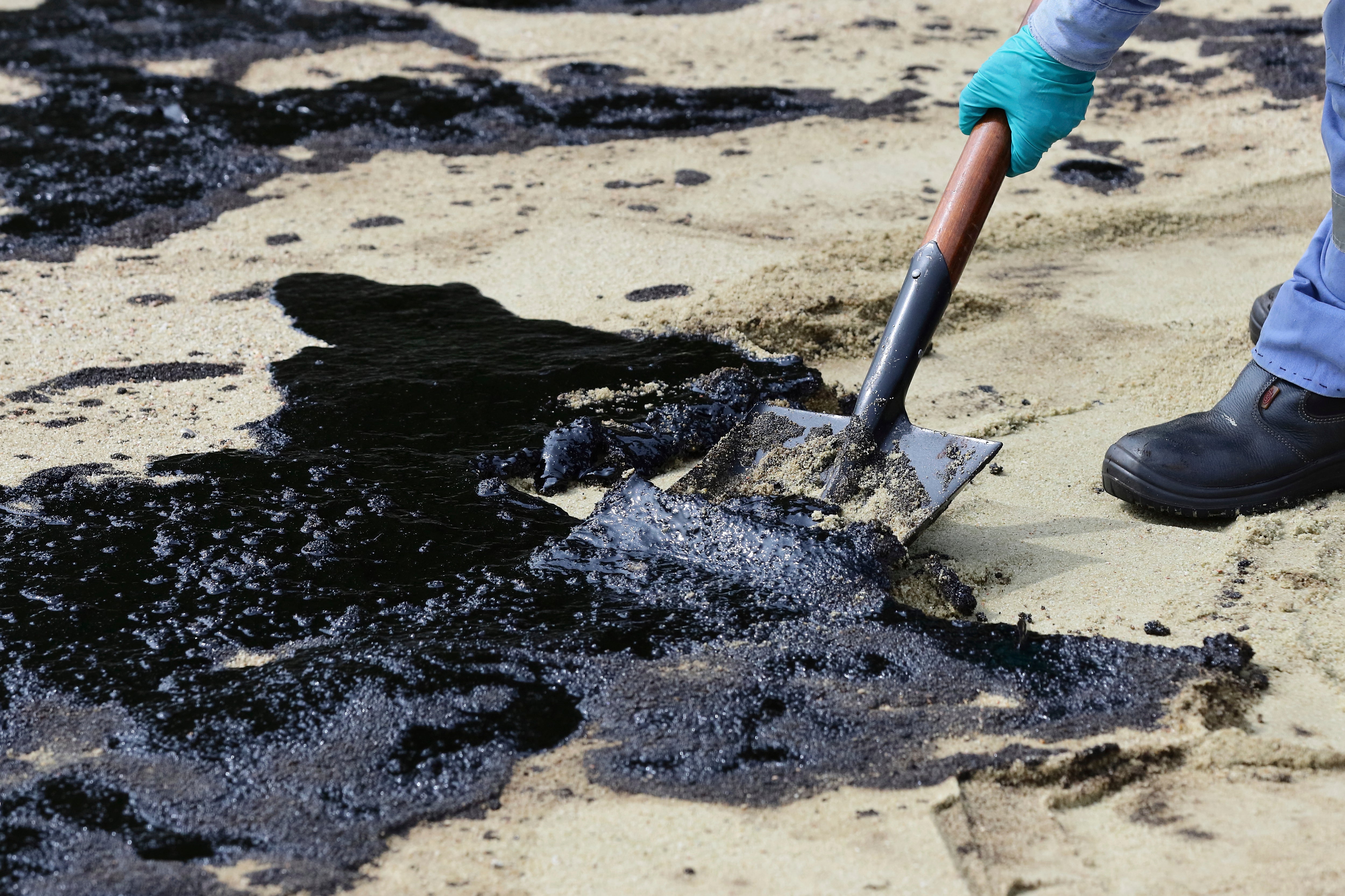 ASI-GEN SINGAPUR-PETRÓLEO VERTIDO