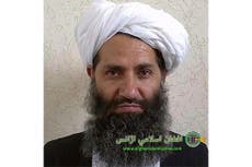 Líder supremo talibán advierte a afganos que no deben ganar dinero