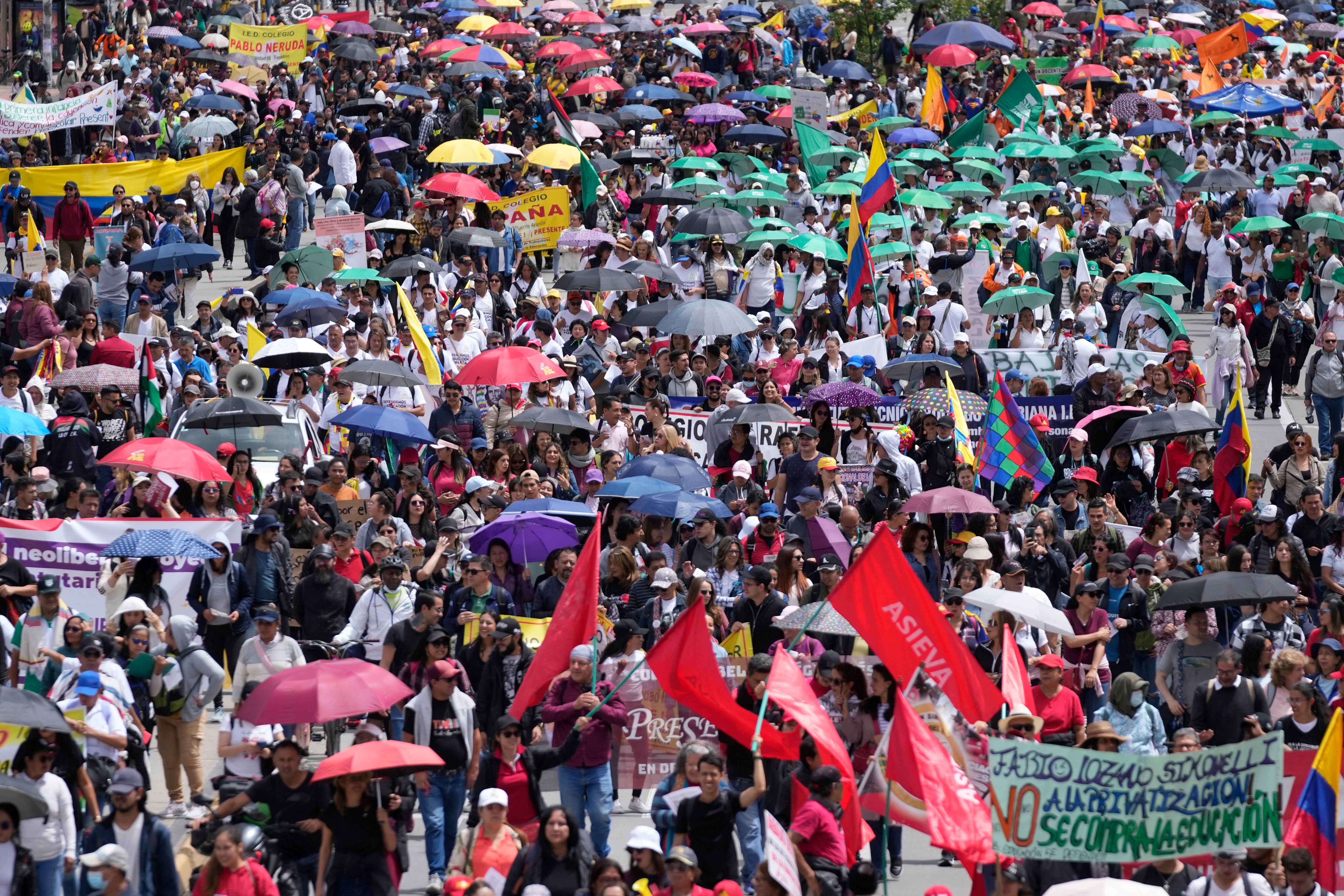 COLOMBIA-PROTESTA PROFESORES