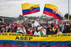 Miles de maestros colombianos presionan al Congreso en contra de proyecto sobre educación