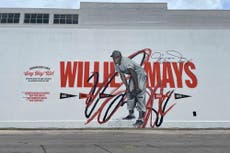 Develación de mural en Alabama se enmarca en homenajes a Willie Mays