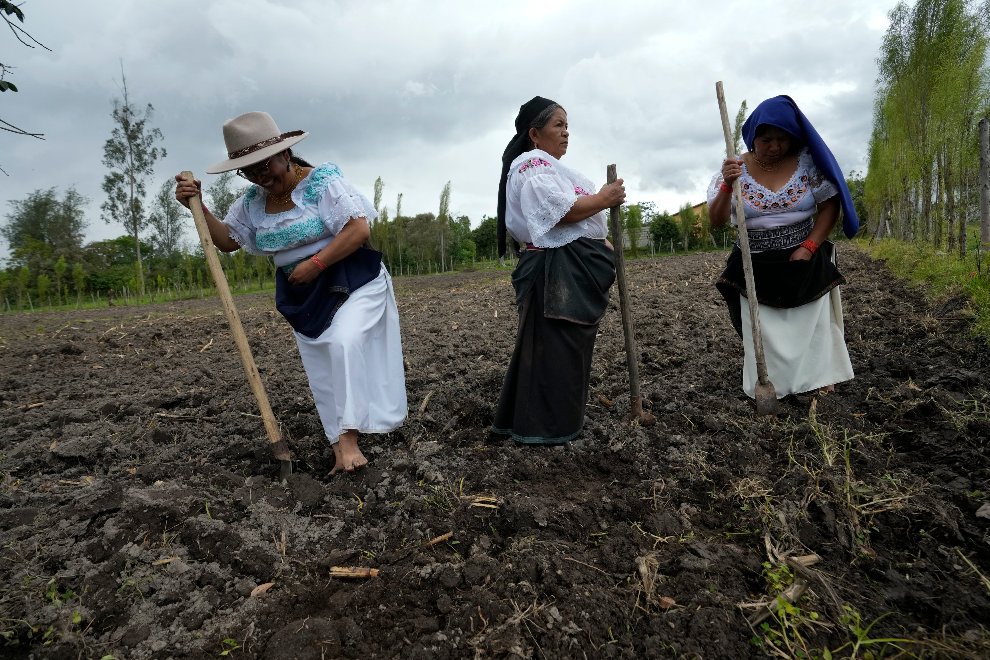 ECUADOR MUJERES-INDÍGENAS