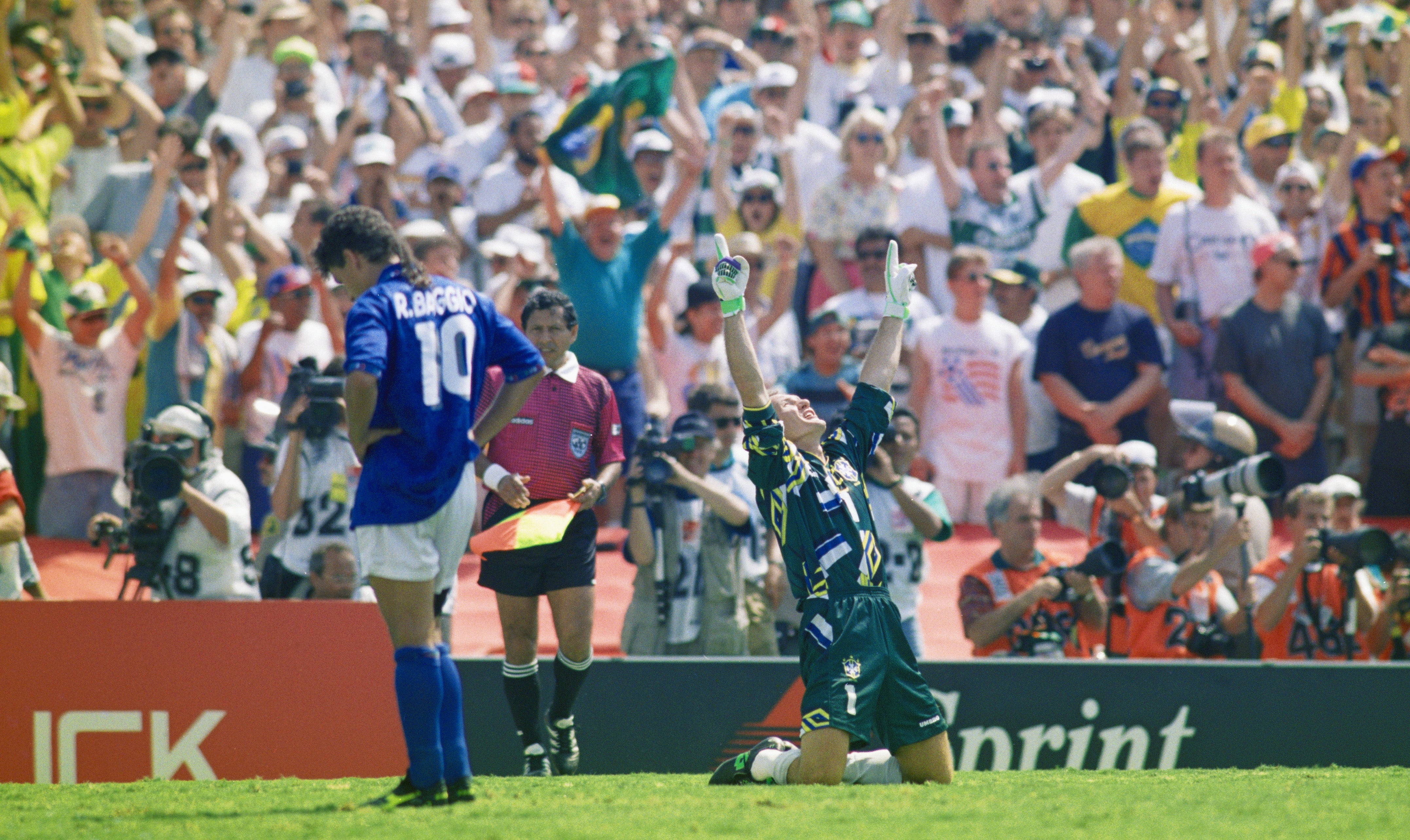 Roberto Baggio falló el penal decisivo en la tanda que decidió la final del Mundial 1994