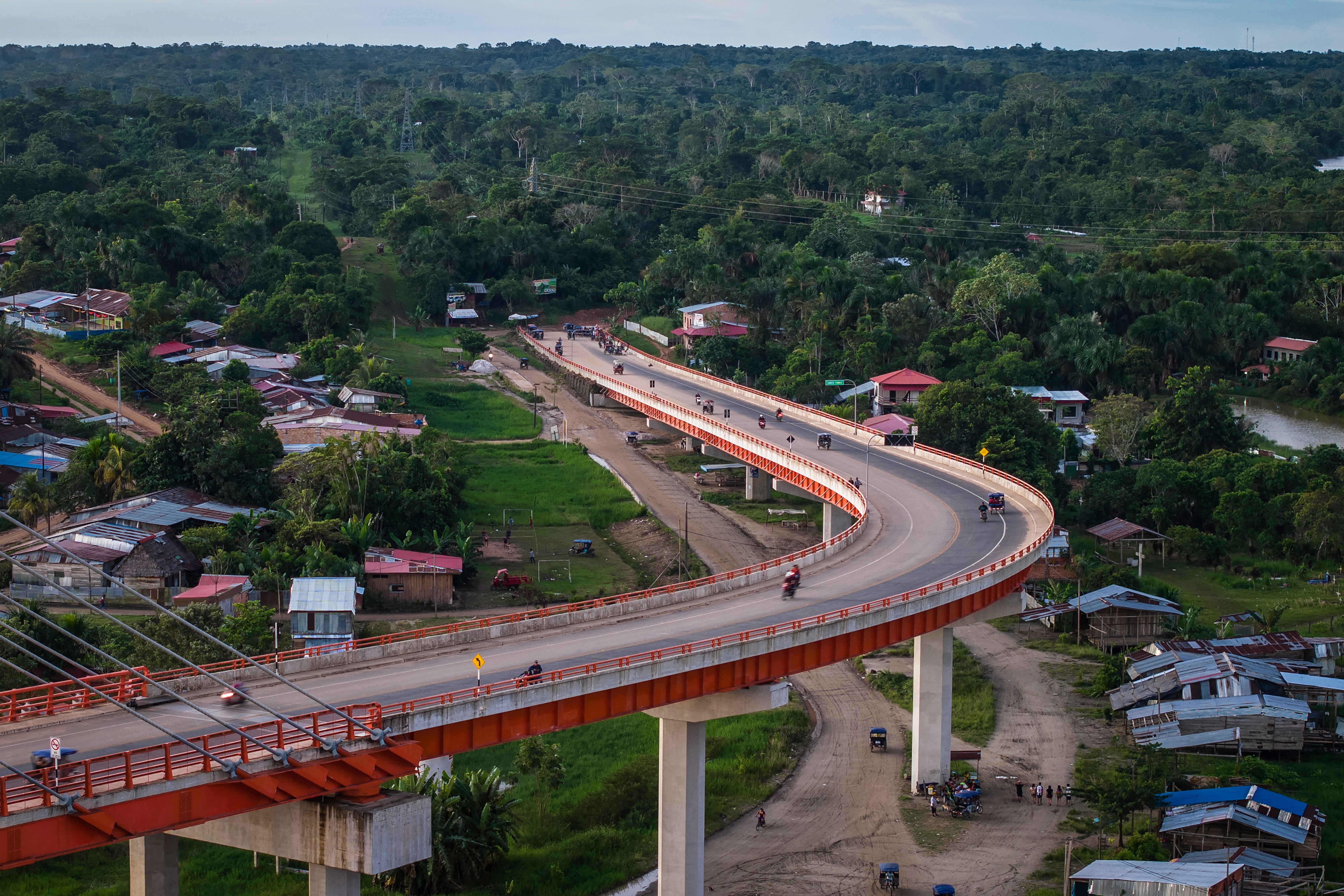 PERÚ-PUENTE HACIA NINGUNA PARTE