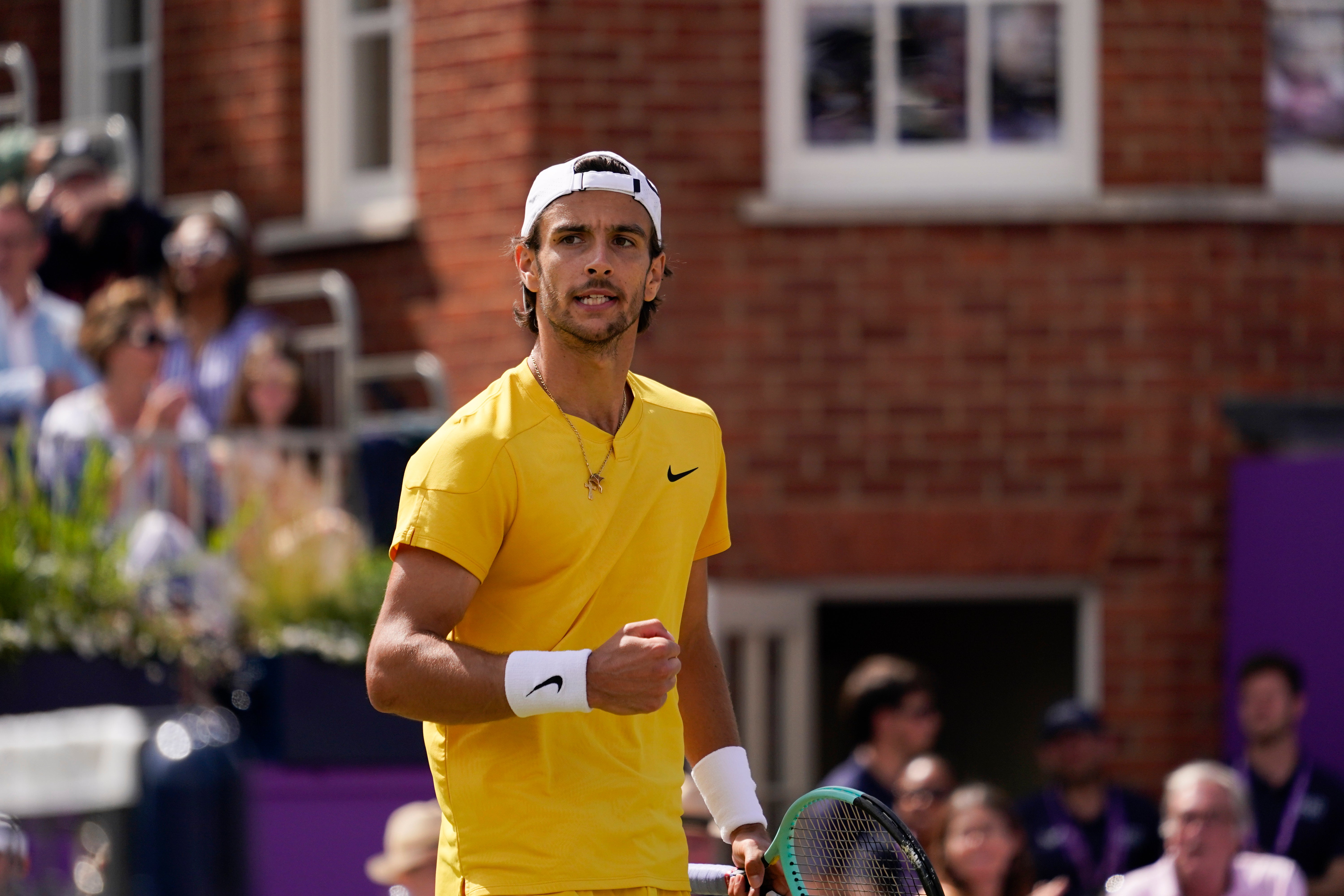 QUEEN'S CLUB