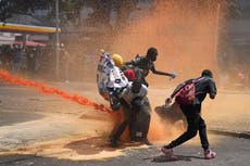 Manifestantes irrumpen en sede del Parlamento en Kenia en medio de protestas