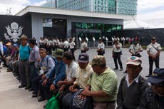 Guatemala: exparamilitares bloquean carreteras en demanda de pagos por participar en guerra civil