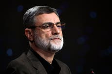 Dos candidatos se retiran antes de las elecciones en Irán en medio del desinterés de los votantes