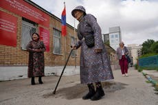 Mongolia, joven democracia enclavada entre las autoritarias Rusia y China, elige nuevo parlamento