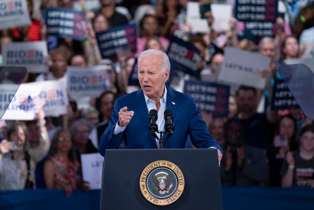 <p>Joe Biden habla durante un acto de campaña el 28 de junio en Carolina del Norte, un día después del primer debate presidencial</p>