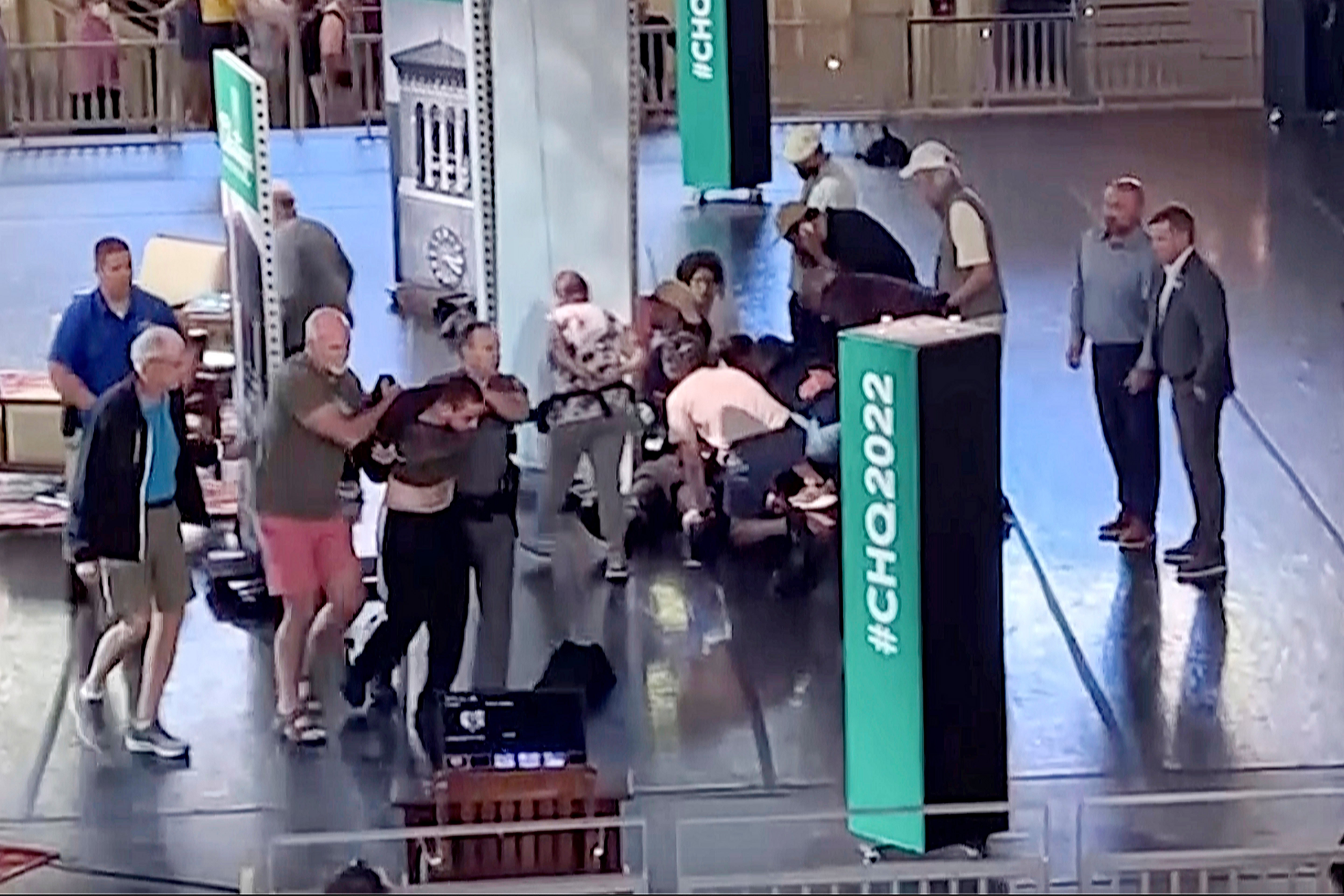 SALMAN RUSHDIE-ATAQUE