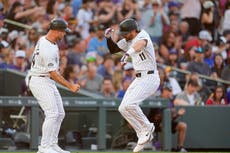 Cave rompe el empate en la 6ta con jonrón y Rockies superan 4-3 a Cerveceros