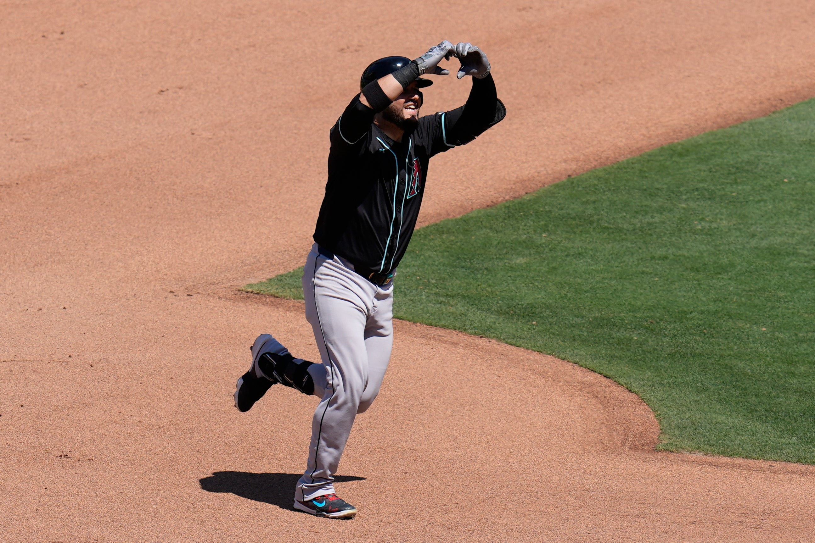 DIAMONDBACKS-PADRES