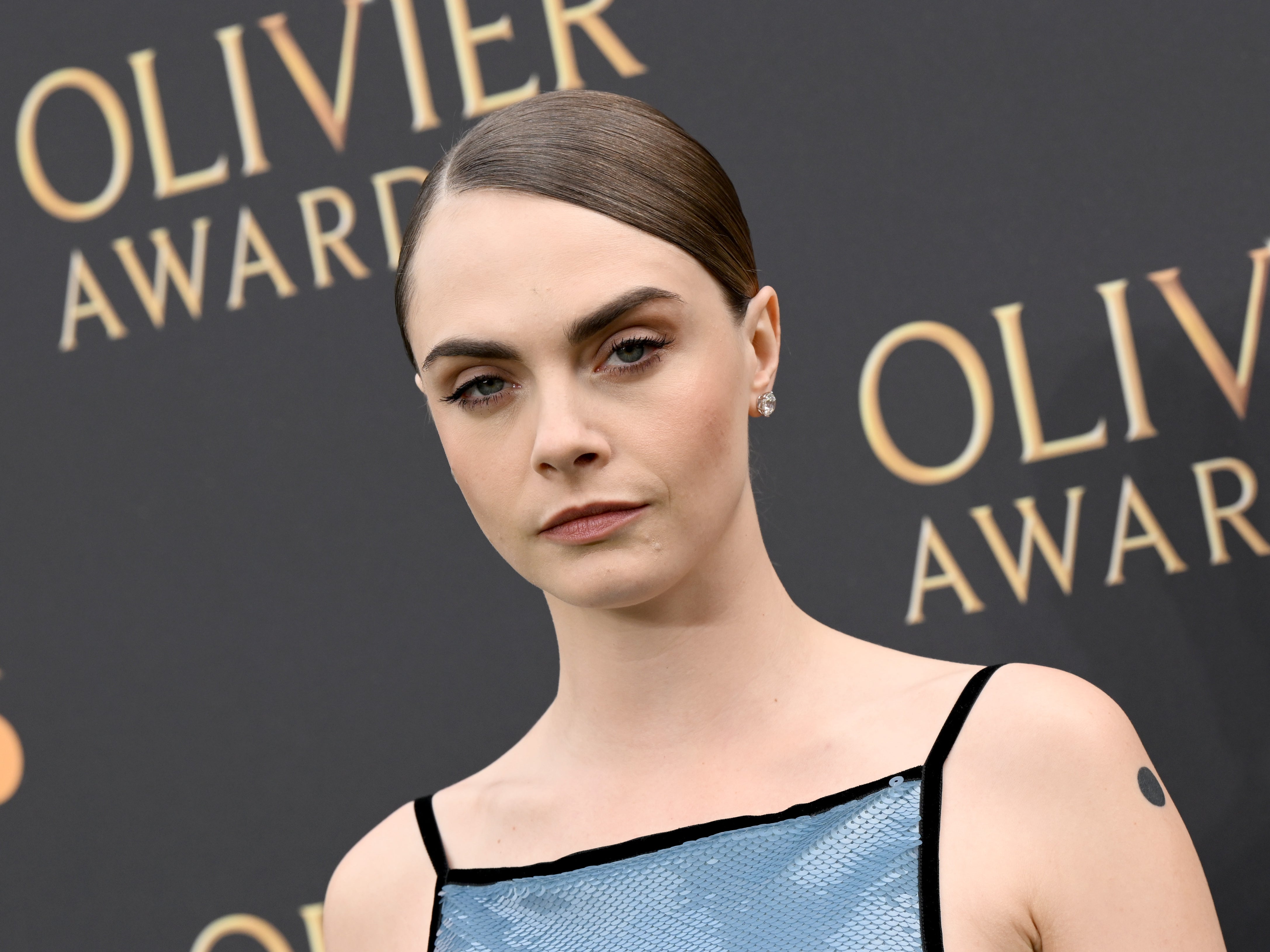 Cara Delevingne ha hablado abiertamente sobre su adicción al alcohol y otras sustancias