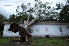 Reparan algunos apagones en Houston tras el paso del huracán Beryl, que avanza al este con tornados