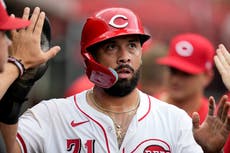 Con jonrón de 3 carreras de Benson, Rojos doblegan 12-6 a Rockies