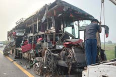 Al menos 18 muertos en India tras un choque entre un autobús de dos pisos y un camión de leche