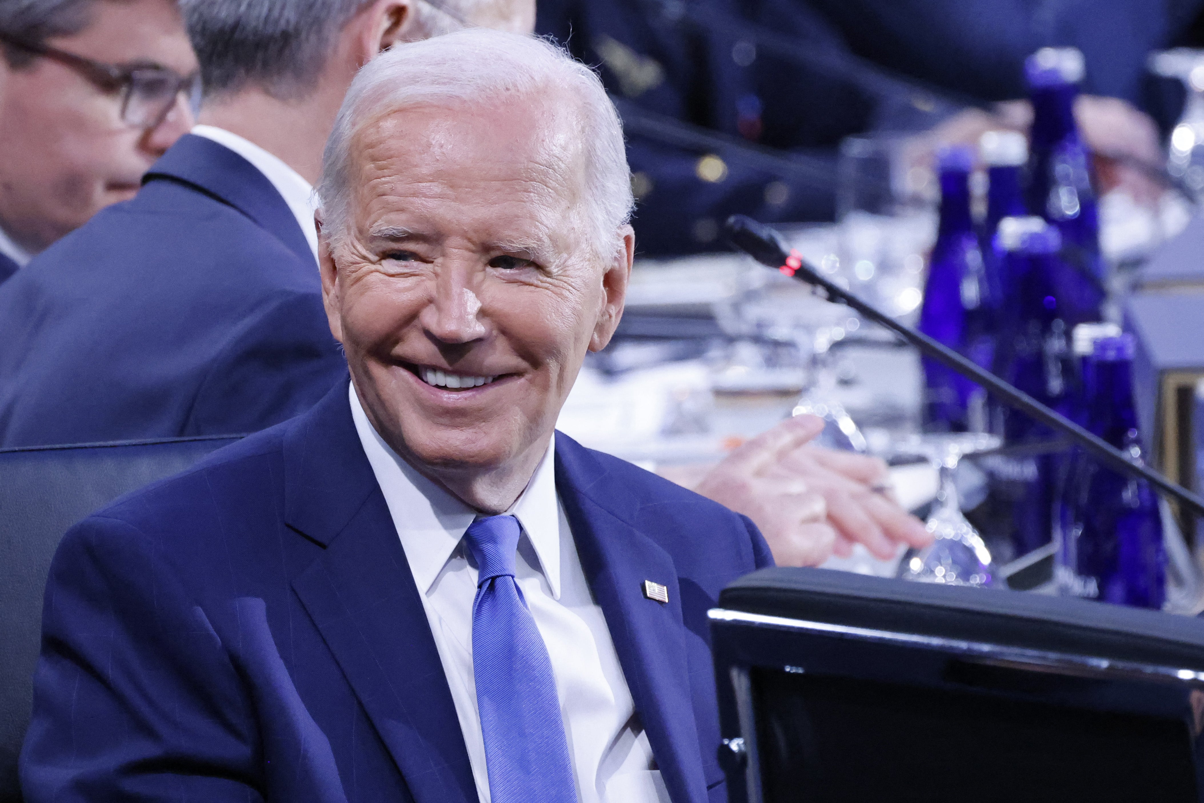 El presidente Biden recibió críticas por parte de personalidades que apoyan al Partido Demócrata