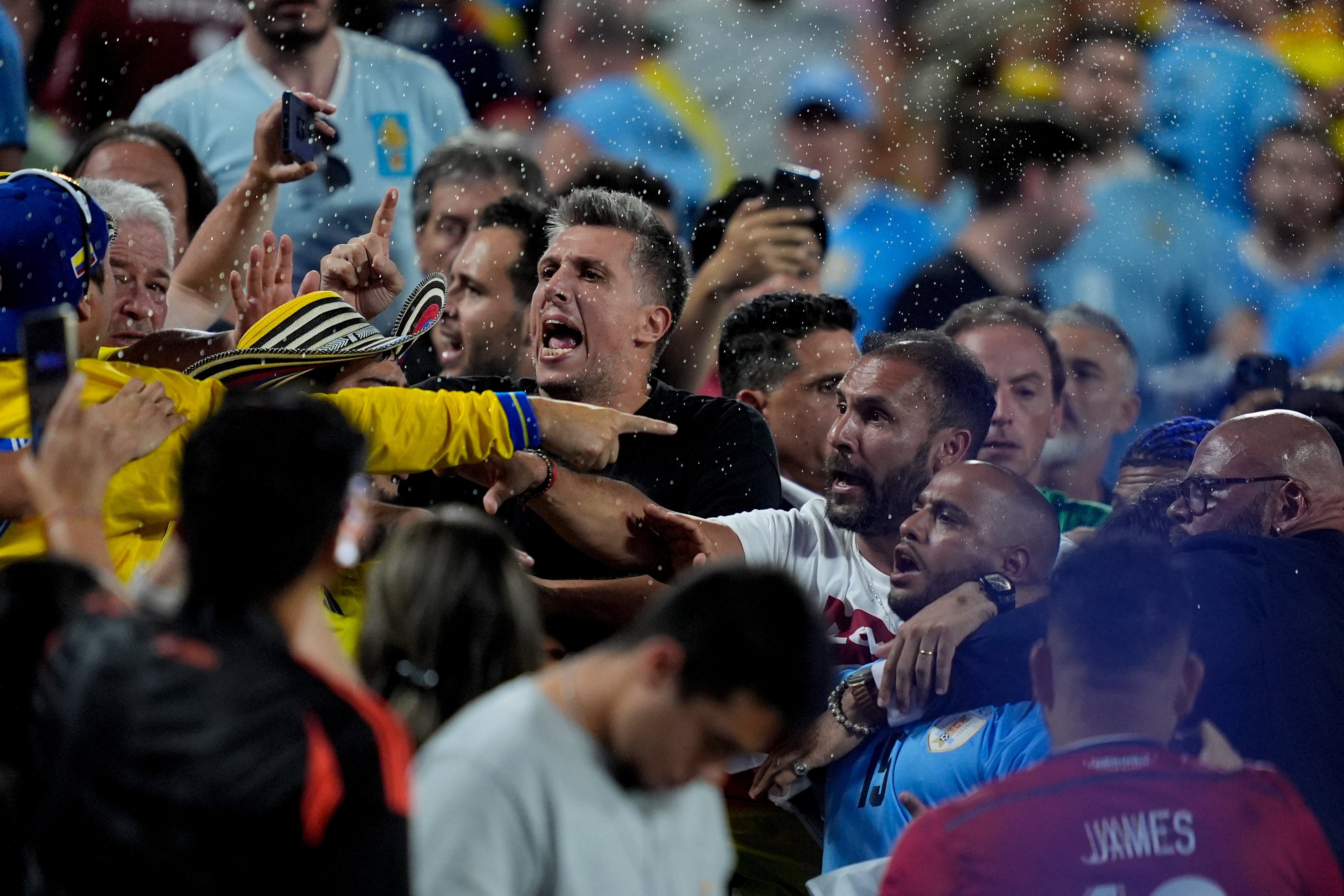 COPA AMÉRICA URUGUAY COLOMBIA-PELEA