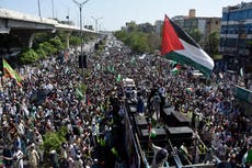 Miles de islamistas se manifiestan cerca de la capital de Pakistán contra ataques israelíes en Gaza