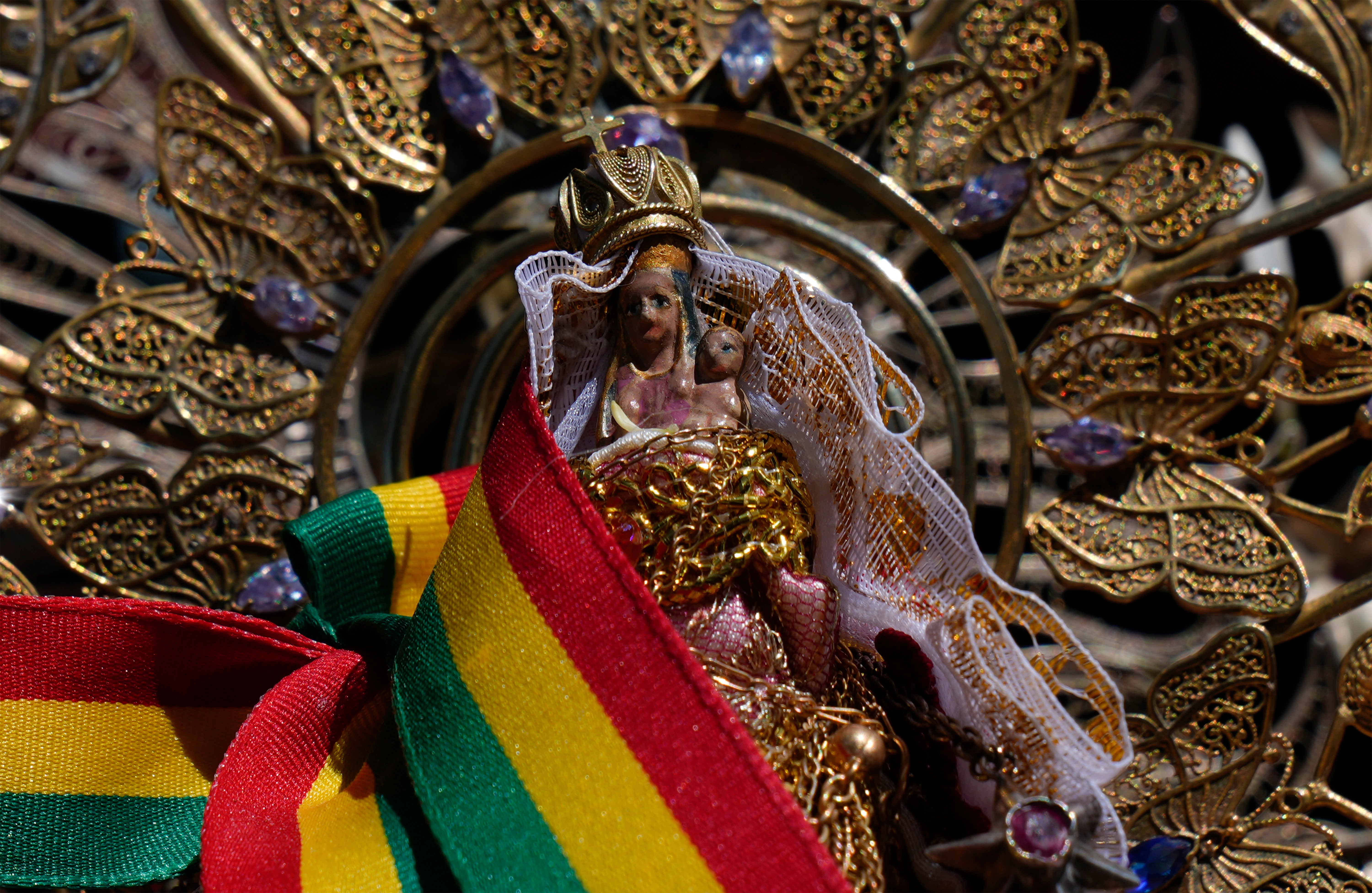BOLIVIA-VIRGEN DIMINUTA