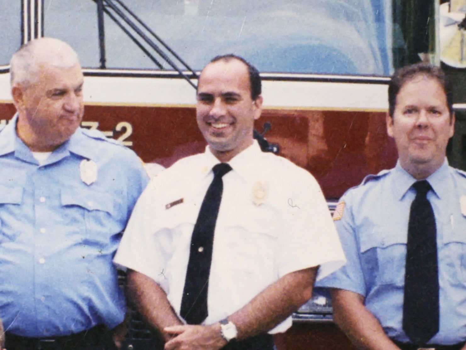 Corey Comperatore (centro) fue exjefe de un grupo de bomberos voluntarios de Pensilvania. En julio de 2024 murió de un disparo cuando un hombre armado abrió fuego contra el expresidente Trump durante un acto de campaña. Su viuda reveló cuáles fueron sus últimas palabras