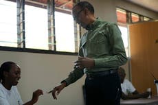 Resultados provisionales dan a Kagame un aplastante y esperado triunfo en presidenciales en Ruanda