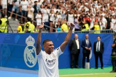 En un "día increíble", Mbappé se presenta como jugador del Madrid ante un Bernabeu atestado