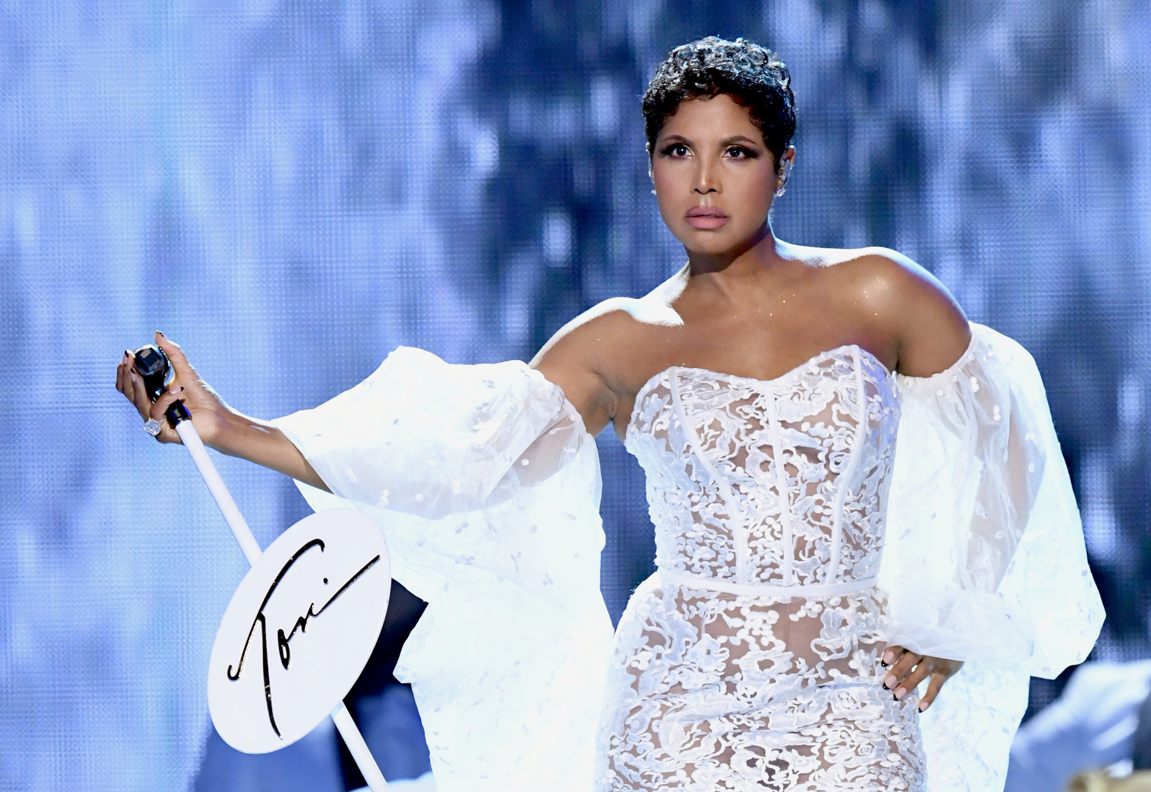 Toni Braxton sostuvo que solo recibió USD 1.972 por su primer contrato discográfico