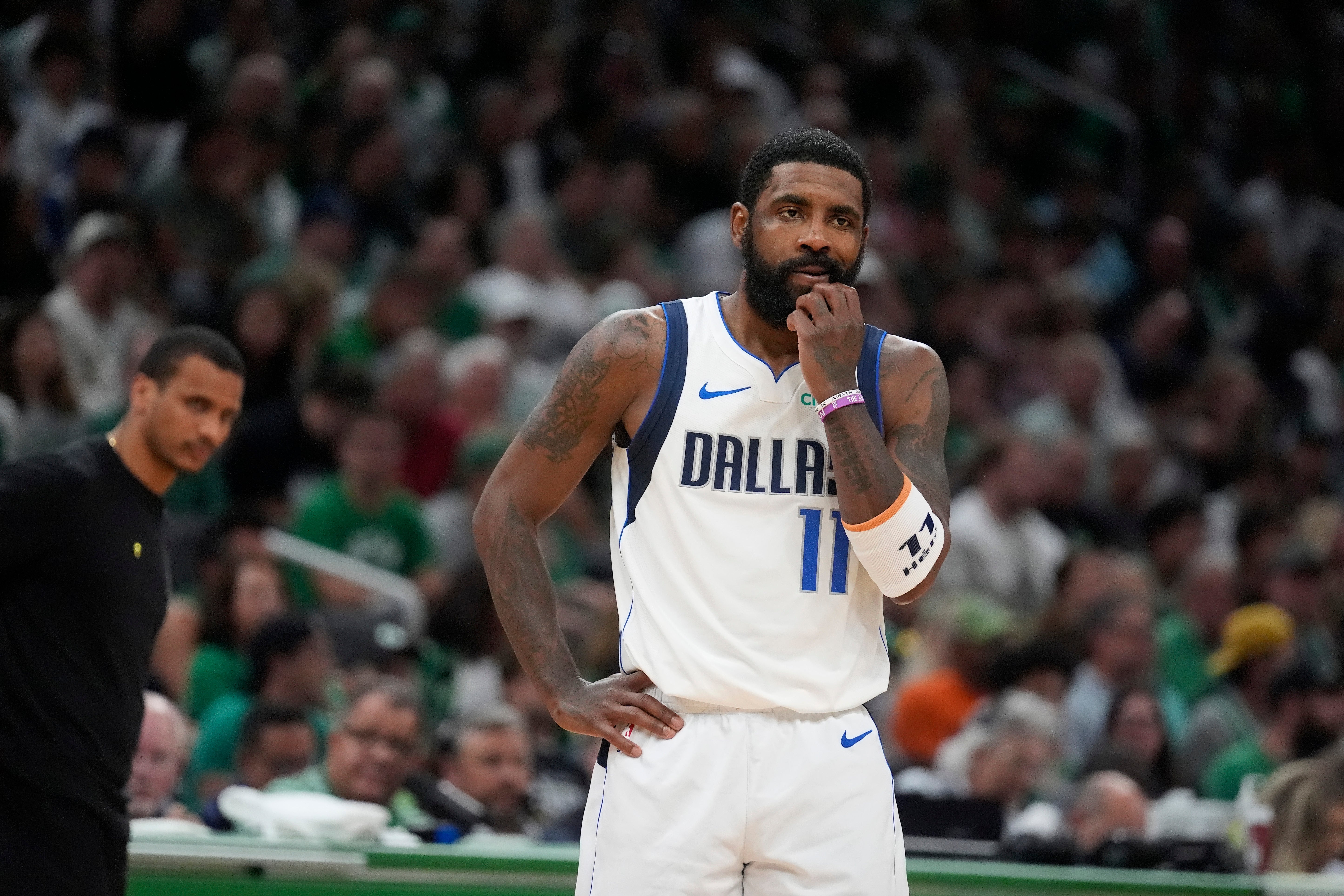 MAVERICKS-IRVING-LESIÓN