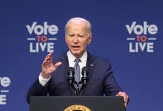 Biden trata de afianzar el apoyo hispano en conferencia en Las Vegas