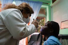 Ante el crecimiento de la migración haitiana, una familia de médicos de Ciudad de México los ayuda