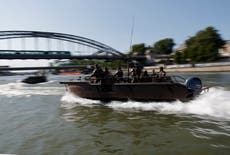 Por agua, tierra y aire, soldados y policías franceses protegerán la ceremonia de apertura olímpica