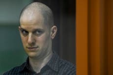 Un reportero estadounidense comparece en Rusia en la segunda vista de su juicio por espionaje