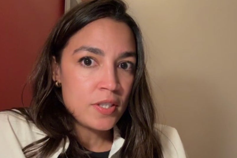 Alexandria Ocasio-Cortez habló sobre la candidatura de Biden en una transmisión en Instagram Live el viernes