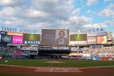 Yankees guardan minuto de silencio por fotoperiodista de AP Kathy Willens