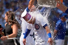 Hoerner recibe boleto con las bases llenas en la 10ma y Cachorros superan 2-1 a D-backs