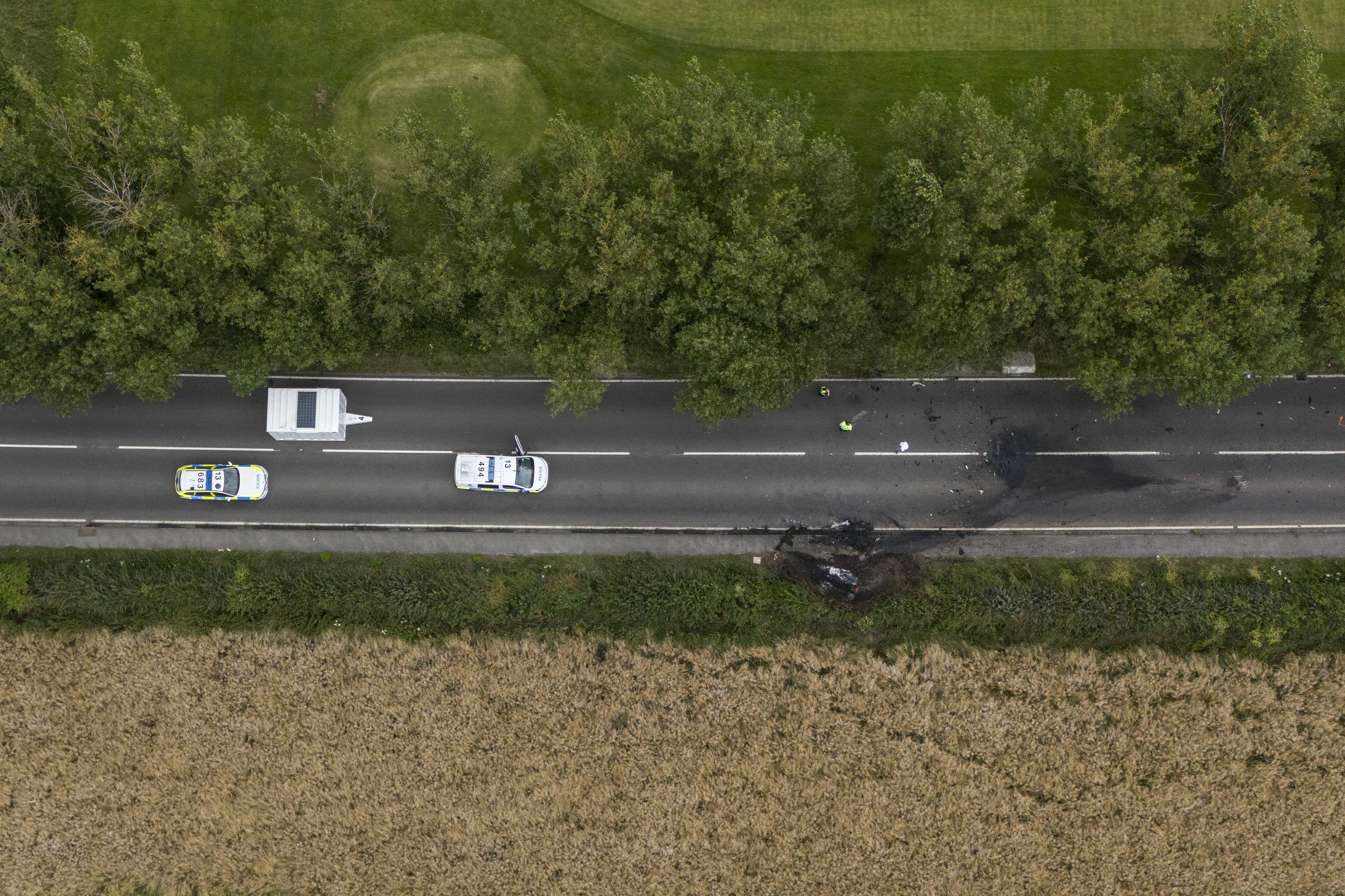 La escena en la A61 en Wakefield tras la colisión entre un coche y una motocicleta el domingo por la tarde