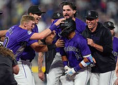 Sencillo de Tovar en la 12 le da a Rockies victoria 9-8 sobre Medias Rojas