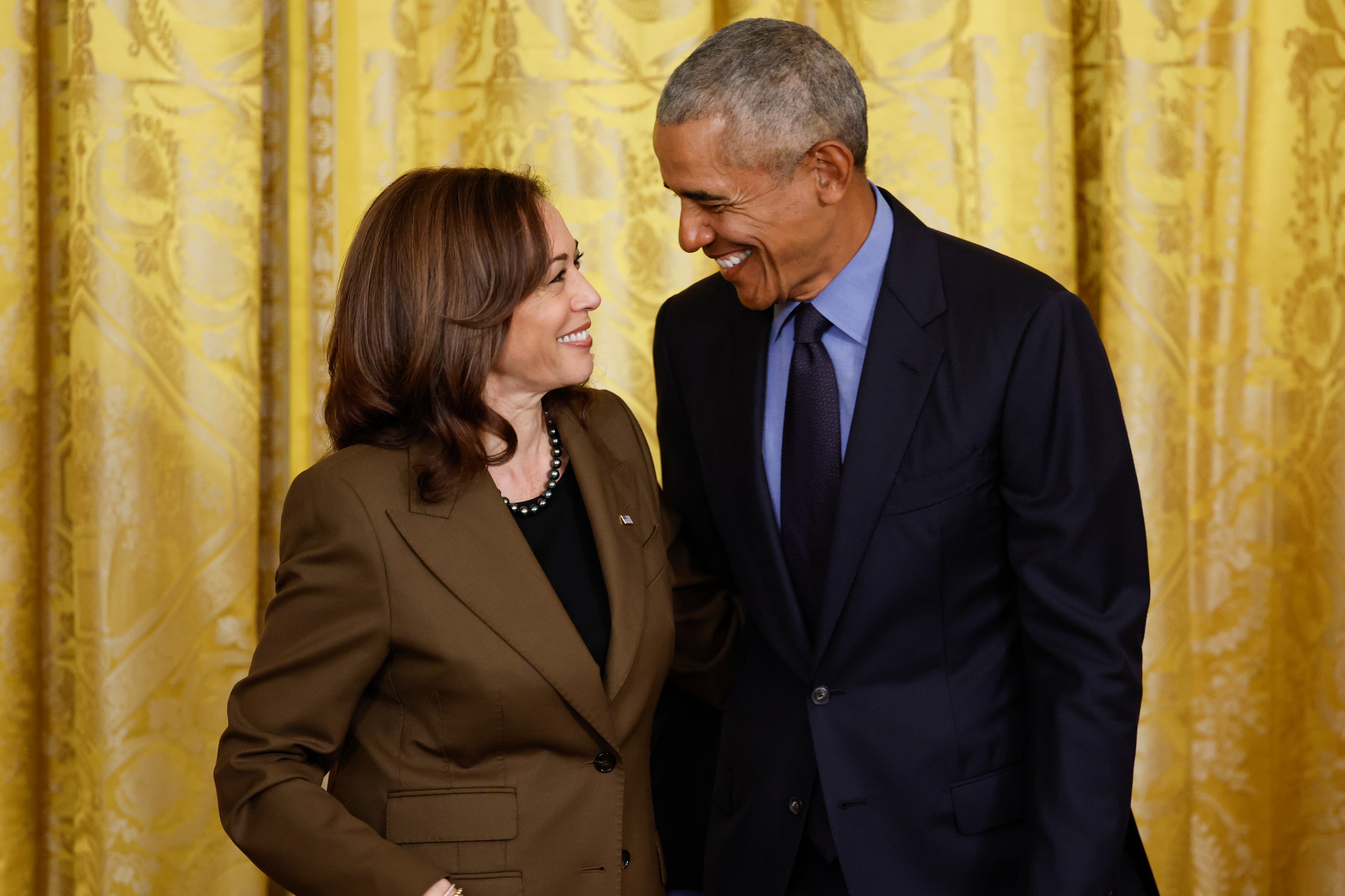 El hecho de que Barack Obama no se haya apresurado a apoyar a Kamala Harris ha alimentado los rumores de una enemistad