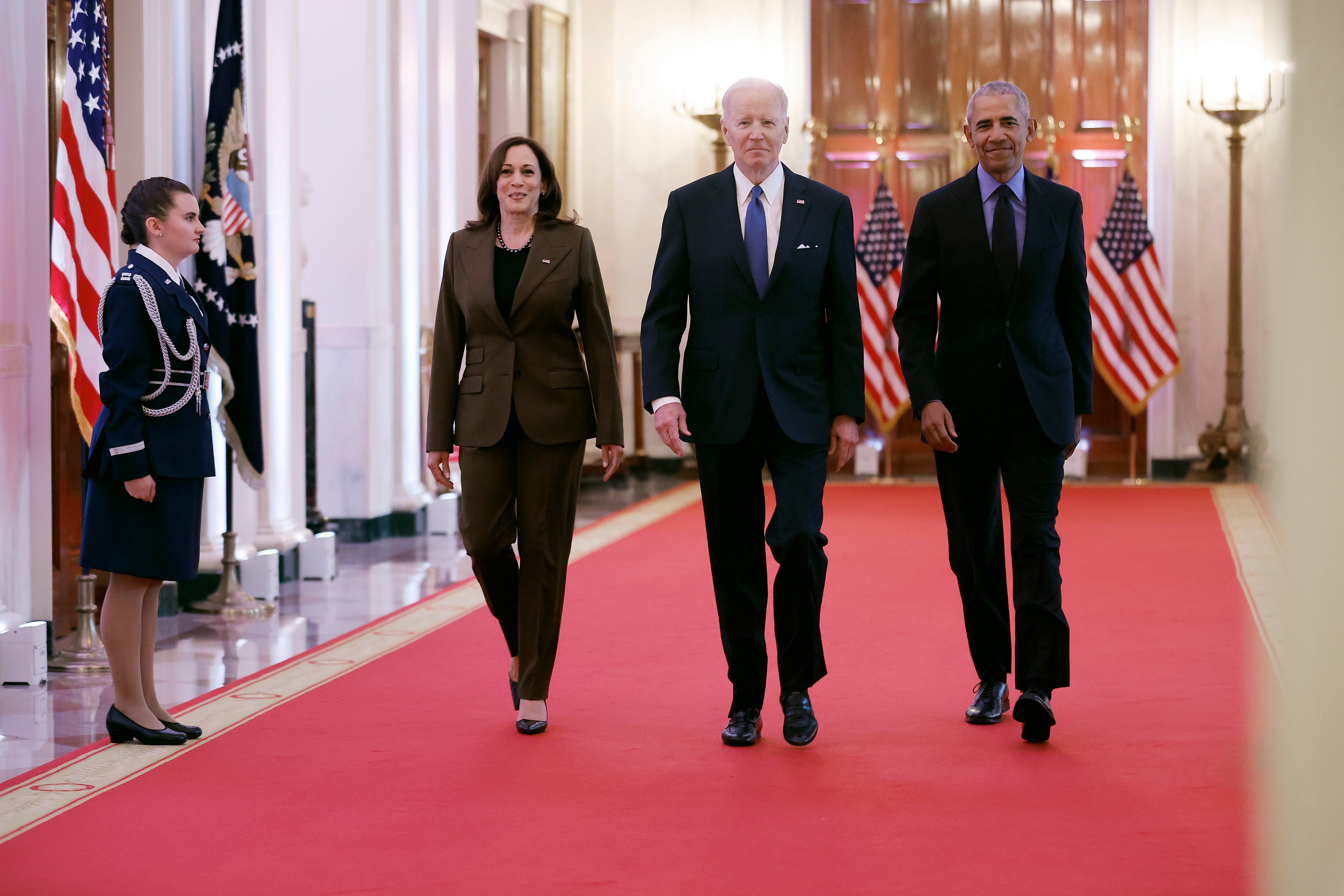 Harris, Joe Biden y Barack Obama juntos en 2022