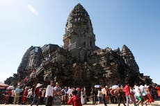 Muere una persona al caer un árbol en el complejo de templos de Angkor, en Camboya