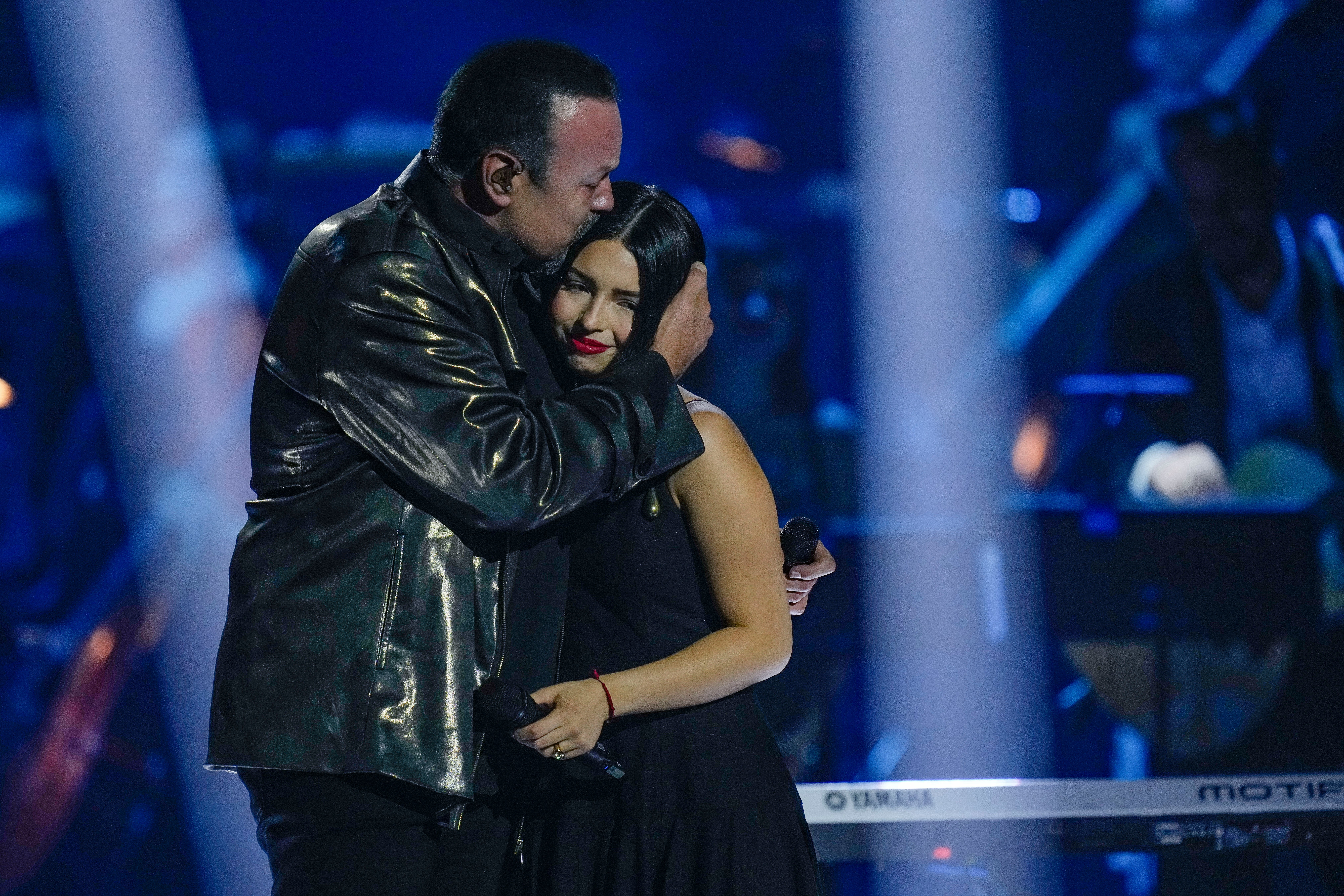 CHRISTIAN NODAL-ANGELA AGUILAR