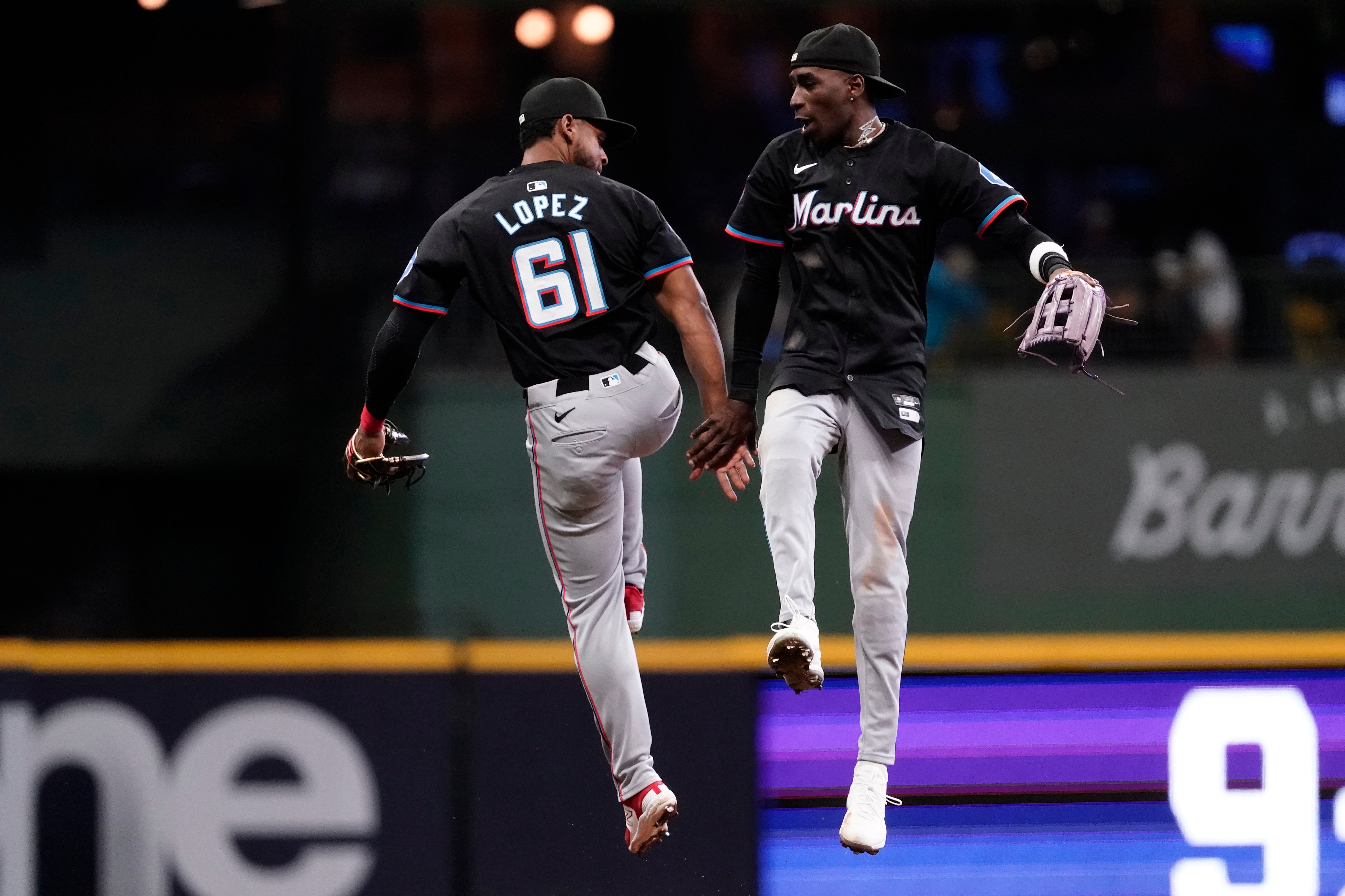 MARLINS-CERVECEROS