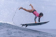 Comienzan competiciones olímpicas de surf en Tahití