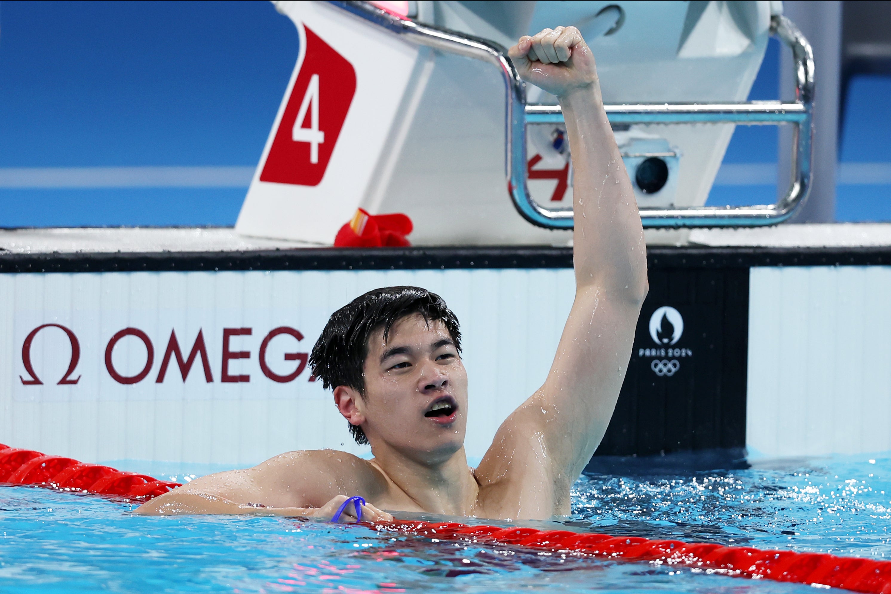 Pan celebra tras batir su propio récord mundial