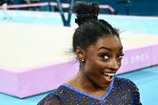 Biles hace historia en París y se burla de Trump: “Me encanta mi trabajo de negra”