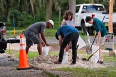 Florida se prepara para inundaciones ante la posibilidad del paso de una tormenta tropical