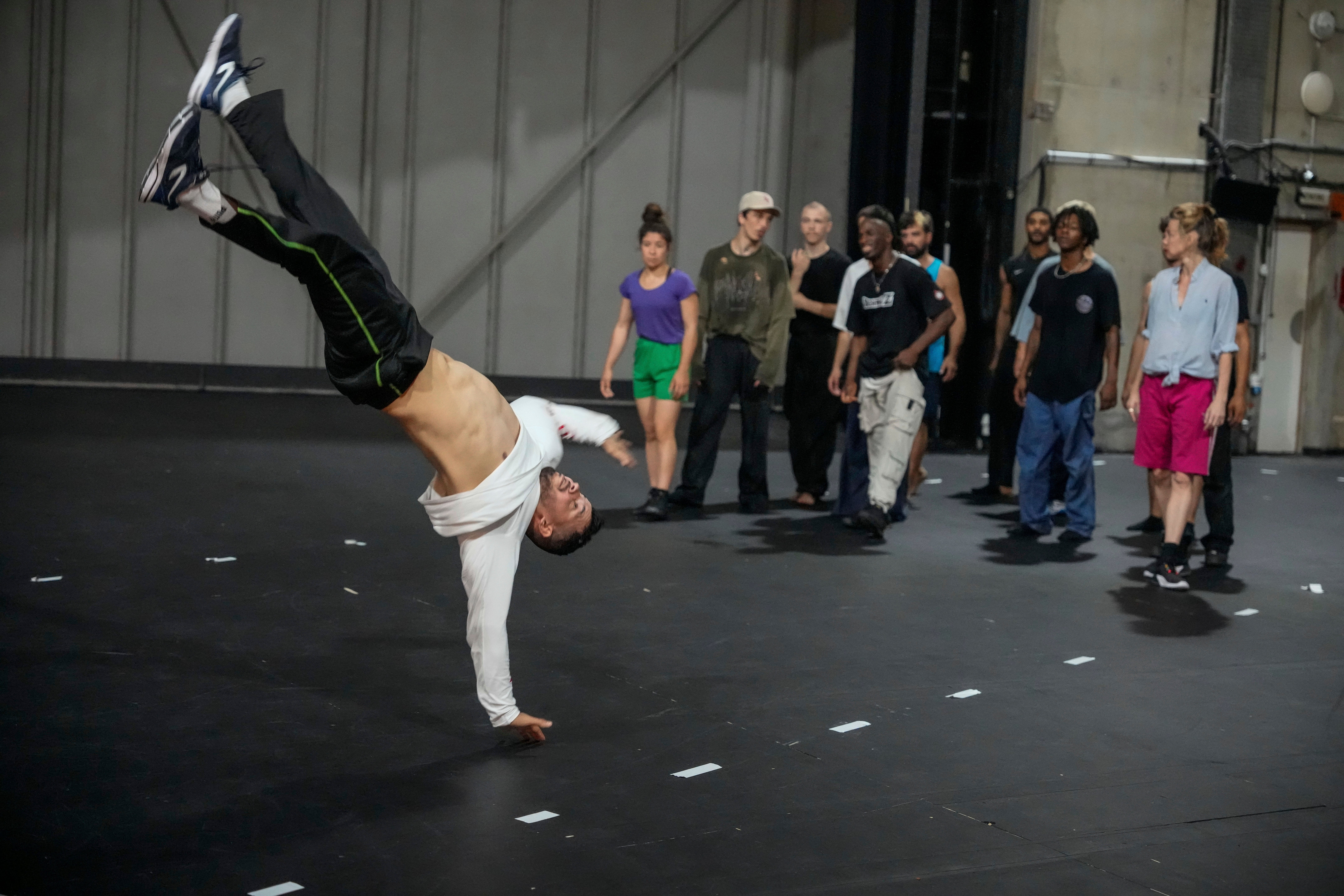 OLI-MOURAD MERZOUKI-BAILE HIP HOP