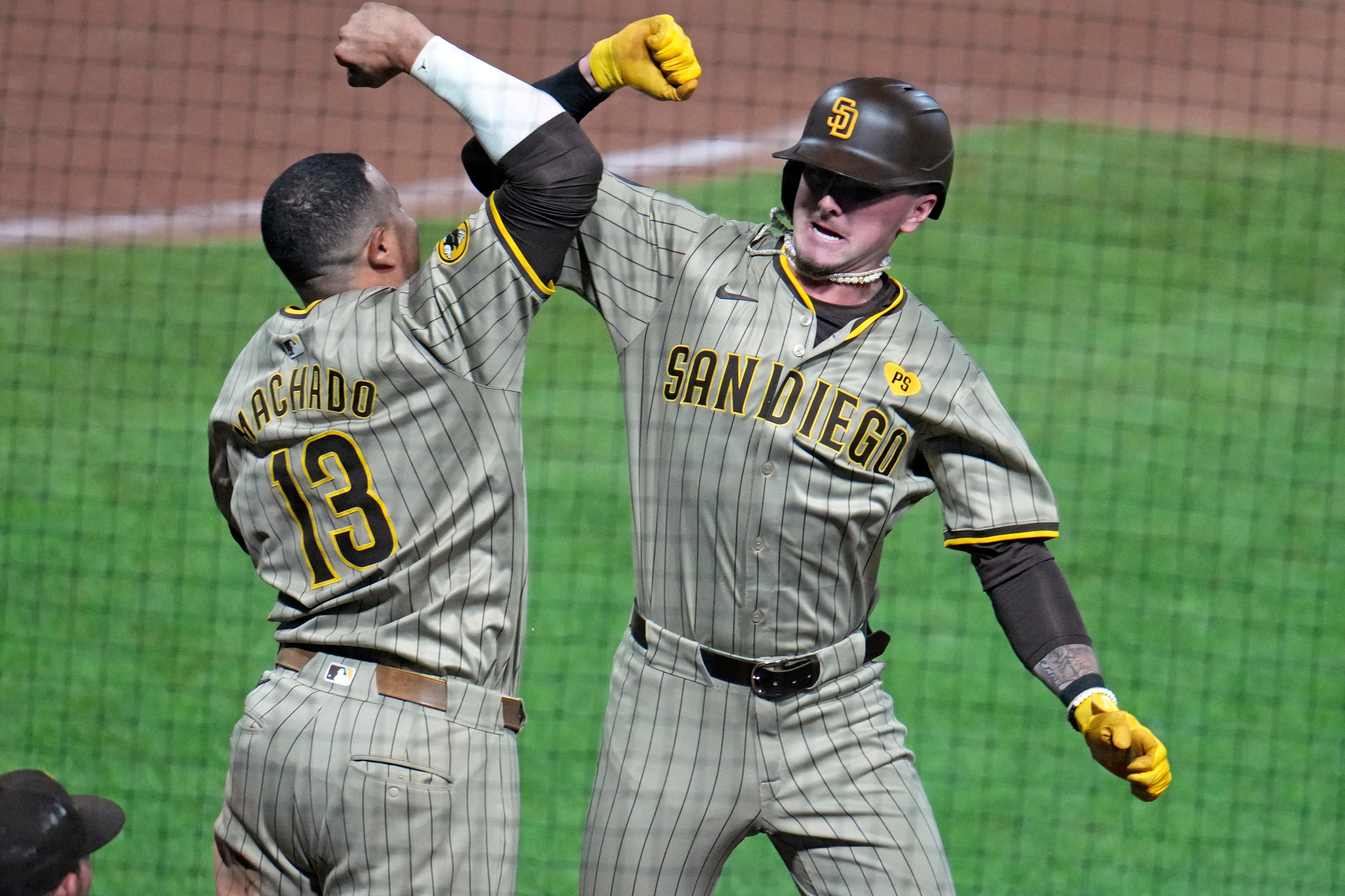 PADRES-PIRATAS